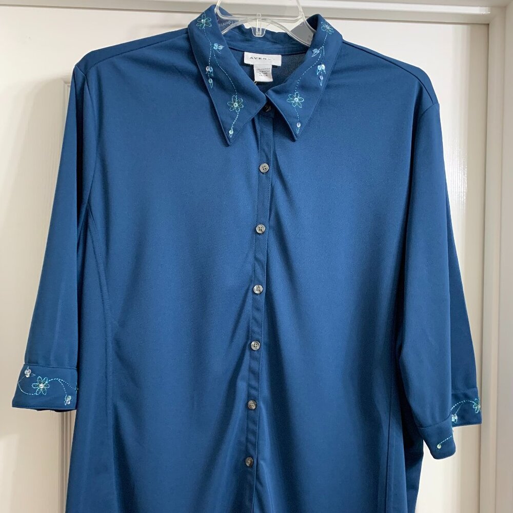 Avenue Brand Women's Blue Blouse with Sequin Design, Size 26/28, NWT